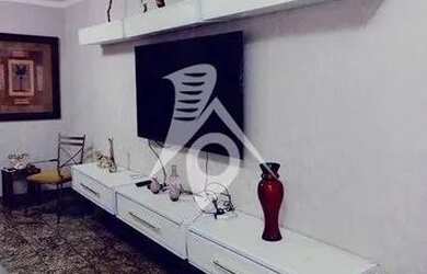 Imagem: A casa possui 5 Dormitórios, 3 Banheiros, 1 Vaga na garagem