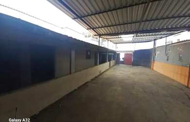 Imagem: O depósito possui 320m² de Área e está localizado em Porto