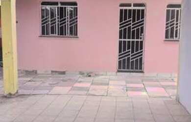 Imagem: A casa possui 2 Dormitórios e está localizado em São Francisco