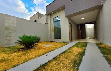 Imagem: A casa possui 3 Dormitórios, 2 Banheiros, 99m² de Área e