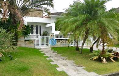 Imagem: A casa em condomínio possui 4 Dormitórios, 4 Banheiros, 4