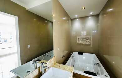 Imagem 13: Descubra o Luxo e Conforto desta casa de Alto Padrão no Novo Mundo: 3 Quartos, Suíte Maste