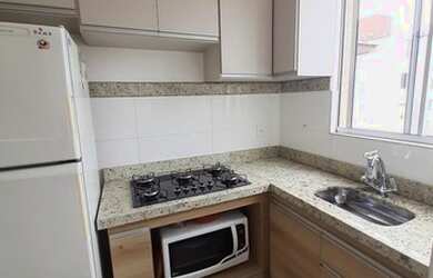 Imagem: O apartamento possui 2 Dormitórios, 1 Banheiro, 1 Vaga na garagem