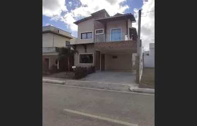 Imagem: A casa em condomínio possui 4 Dormitórios, 5 Banheiros, 5