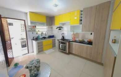 Imagem: A casa possui 3 Dormitórios, 2 Banheiros, 2 Vagas na garagem