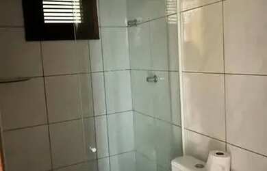 Imagem: A casa possui 2 Dormitórios, 1 Banheiro, 1 Vaga na garagem