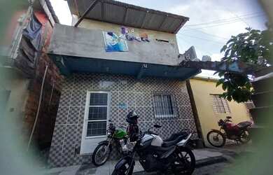 Imagem: A casa possui 4 Dormitórios, 2 Banheiros e 40m² de Área e