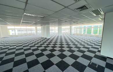 Imagem: O depósito possui 5 Vagas na garagem, 544m² de Área e está