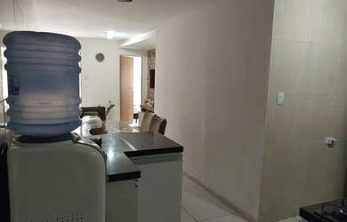 Imagem: A casa possui 3 Dormitórios, 2 Banheiros, 80m² de Área e