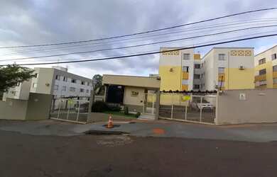 Imagem: O apartamento possui 3 Dormitórios, 1 Banheiro, 1 Vaga na garagem