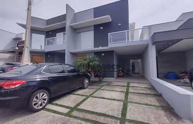 Imagem: A casa em condomínio possui 3 Dormitórios, 3 Banheiros, 4