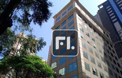 Imagem: O depósito possui 5 Vagas na garagem e 226m² de Área e está