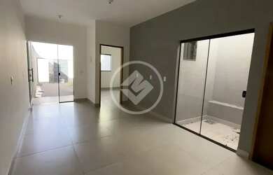 Imagem: A casa possui 2 Dormitórios, 2 Banheiros, 2 Vagas na garagem