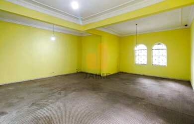 Imagem 5: Casa comercial assobradada com 7 salas e 4 vagas em área nobre e segura...