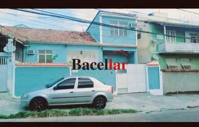 Imagem: A casa possui 4 Dormitórios, 3 Banheiros, 1 Vaga na garagem