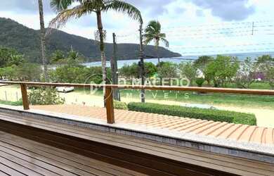 Imagem: A casa possui 4 Dormitórios, 2 Banheiros, 1 Vaga na garagem