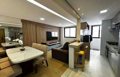 Imagem: O apartamento possui 2 Dormitórios, 1 Banheiro, 1 Vaga na garagem