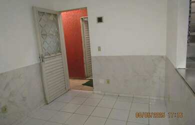 Imagem: A casa possui 1 Dormitório, 1 Banheiro, 30m² de Área e está