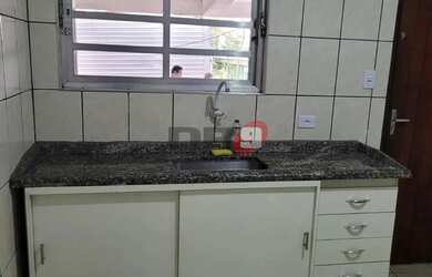 Imagem: A casa possui 2 Dormitórios, 1 Banheiro, 1 Vaga na garagem