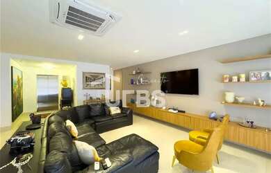 Imagem: O apartamento possui 4 Dormitórios, 4 Banheiros, 3 Vagas na