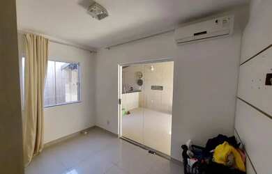 Imagem 14: Sobrado para venda possui 198 metros quadrados com 4 quartos em Buraquinho...