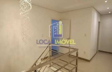 Imagem 14: Casa com 5 quartos sendo 3 suítes, área gourmet com jacuzzi, piscina aquecida, em Bairro B