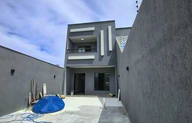 Imagem: A casa possui 3 Dormitórios, 3 Banheiros, 2 Vagas na garagem