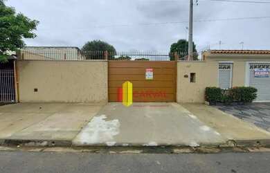 Imagem: A casa possui 1 Dormitório, 1 Banheiro, 2 Vagas na garagem