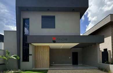 Imagem: A casa em condomínio possui 4 Dormitórios, 5 Banheiros, 4