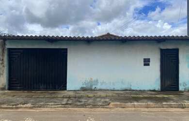 Imagem: A casa em condomínio possui 2 Dormitórios, 1 Banheiro, 2 Vagas