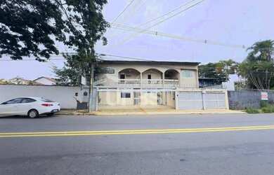 Imagem: O depósito possui 5 Vagas na garagem, 580m² de Área e está