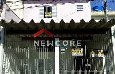 Imagem: A casa possui 4 Dormitórios, 3 Banheiros, 2 Vagas na garagem