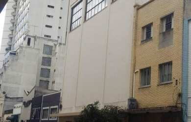 Imagem: O depósito possui 5 Vagas na garagem, 2.222m² de Área e