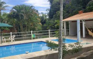 Imagem: A chácara possui 4.655m² de Área e está localizado em Papucaia