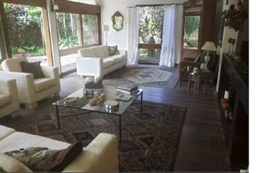 Imagem: A casa em condomínio possui 4 Dormitórios, 5 Banheiros, 4