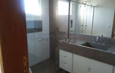 Imagem 10: Casa de condomínio sobrado para venda tem 388 metros quadrados com 4 Suites