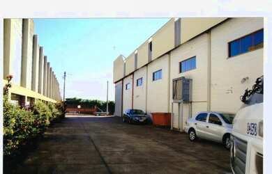 Imagem 2: Galpão/Depósito/Armazém para venda com 2700 metros quadrados