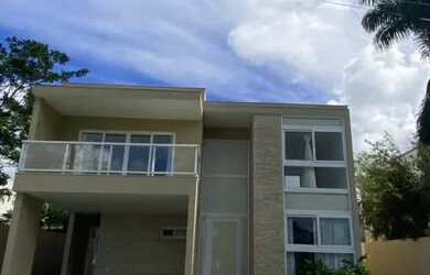 Imagem: A casa possui 4 Dormitórios, 5 Banheiros, 5 Vagas na garagem