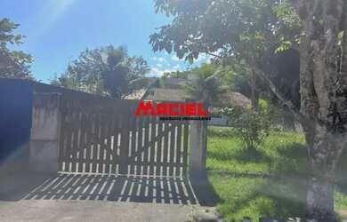 Imagem: A casa possui 2 Dormitórios, 2 Banheiros, 5 Vagas na garagem