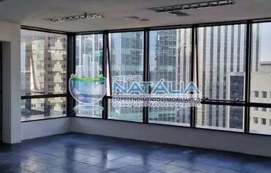 Imagem: O depósito possui 2 Vagas na garagem, 64m² de Área e está