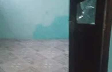 Imagem: A casa possui 1 Dormitório e 1 Banheiro e está localizado