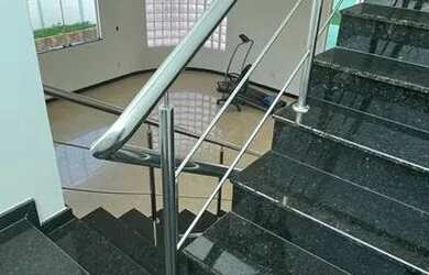 Imagem: A casa em condomínio possui 4 Dormitórios, 4 Banheiros, 4