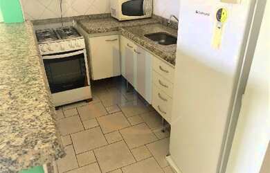 Imagem: O apartamento possui 1 Dormitório, 1 Banheiro, 1 Vaga na garagem