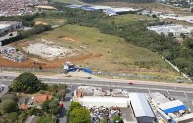 Imagem: O terreno possui 70.000m² de Área e está localizado em Vila