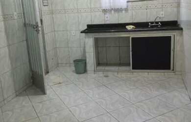 Imagem: A casa possui 2 Dormitórios, 2 Banheiros, 1 Vaga na garagem