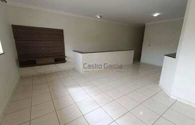 Imagem: A casa possui 3 Dormitórios, 2 Banheiros, 1 Vaga na garagem