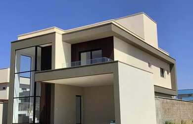 Imagem: A casa em condomínio possui 4 Dormitórios, 5 Banheiros, 2