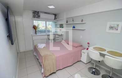 Imagem: O studio possui 1 Dormitório, 1 Banheiro, 15m² de Área e