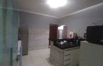 Imagem: A casa em condomínio possui 3 Dormitórios, 3 Banheiros, 4