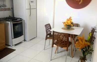 Imagem: A casa possui 2 Dormitórios, 1 Banheiro, 1 Vaga na garagem